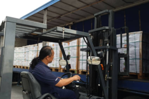Relief items were being mobilised from the DELSA regional stockpile in Subang, Malaysia on Monday, 19 October 2020. 
Photo: AHA Centre.