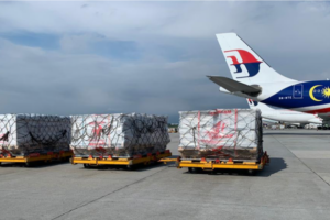 Relief items were being loaded to the aircraft in Kuala Lumpur, Malaysia on 20 October 2020 morning. The items reached Danang International Airport in the evening at the same day. 
Photo: AHA Centre